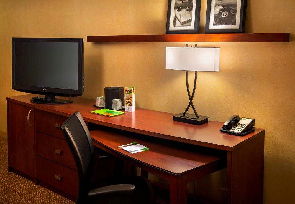 Courtyard By Marriott Poughkeepsie Hotel Eksteriør billede